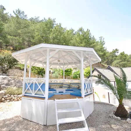 Tuem Villa-8 Kisilik-plaja Yuerueme Uzakligi וילה