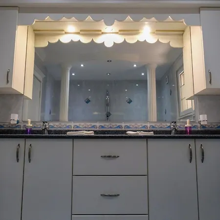 Tuem Villa-8 Kisilik-plaja Yuerueme Uzakligi וילה *