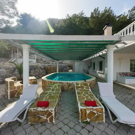 Tuem Villa-8 Kisilik-plaja Yuerueme Uzakligi וילה Kumluca